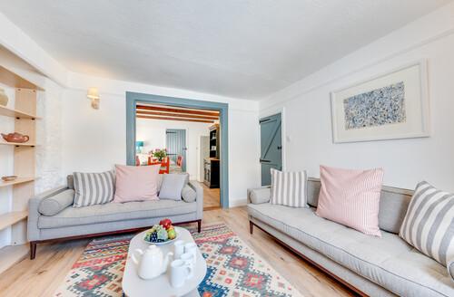 Last Minute Cottages - 10 Porthmeor Square House, Porthmeor Sq