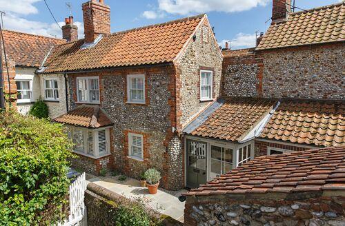 Last Minute Cottages - Sea Holly House, Blakeney