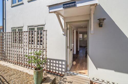 Last Minute Cottages - Yew Tree Cottage, Westleton