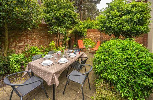 Last Minute Cottages - The Pines, Aldeburgh