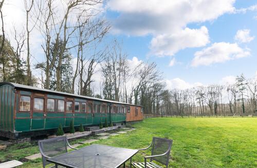 Last Minute Cottages - The Railway Carriage