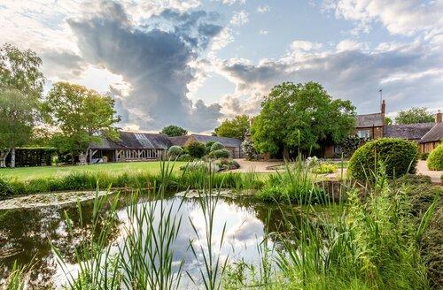 Last Minute Cottages - 6 Bed Cottage in Royal Leamington Spa