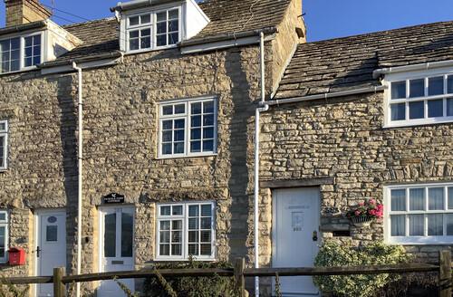 Last Minute Cottages - Punch and Judy Cottage