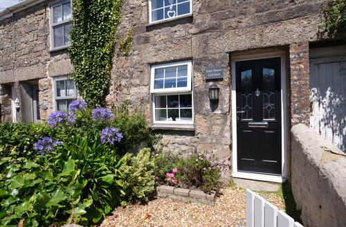 Last Minute Cottages - Halfpenny Cottage