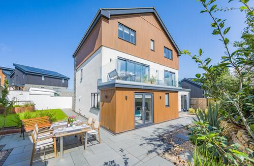 Last Minute Cottages - Bay View Villa - Carbis Bay