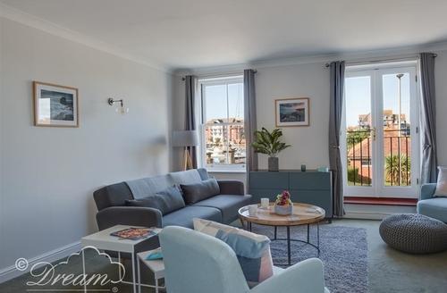 Last Minute Cottages - Marina Vista