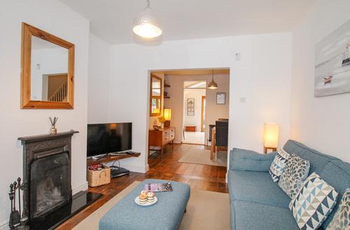 Last Minute Cottages - Owl's Rest