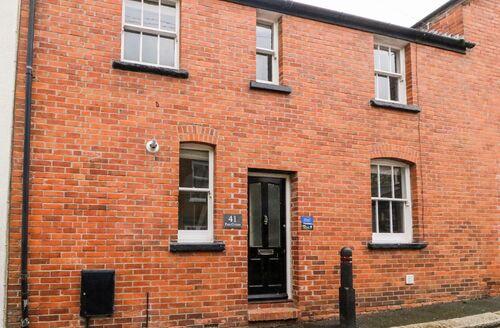 Last Minute Cottages - Pixie Cottage