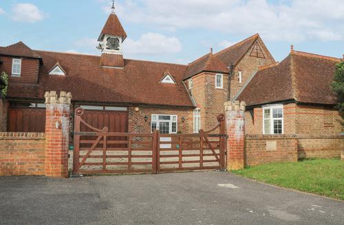 Last Minute Cottages - The Coach House